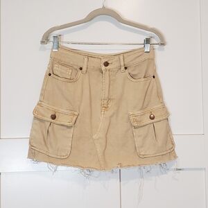 Blu Pepper Cargo Mini Skirt Tan Denim 7 Pockets Raw Hem Size Medium